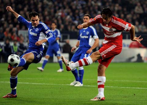 PTSD了？当值德国籍VAR裁判提醒主裁河南队后卫用手阻挡射门（又触发PTSD？德国籍VAR提示主裁：河南后卫手球封堵射门）