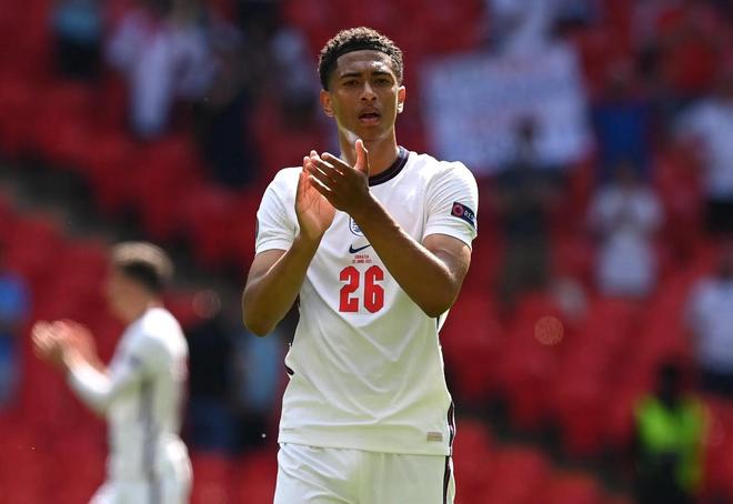 曼纳：不着急续约安古伊萨；丁丁手术成功；卢卡库几周内归队（曼纳：安古伊萨续约不必急；德布劳内手术成功；卢卡库预计数周内复出）