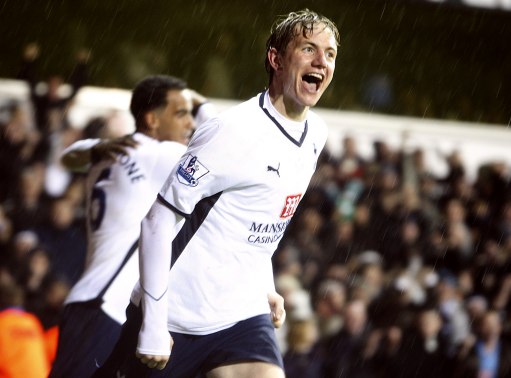 世体列阿隆索接班人：阿贝洛亚、劳尔在列，索拉里二进宫？（世体盘点阿隆索潜在接任者：阿贝洛亚、劳尔入选，索拉里或再度回归？）