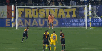 绿帽哥：皇马董事会今晨7点召见阿隆索，紧急召开危机会议（皇马董事会今晨7点约见阿隆索，紧急商讨危机对策）