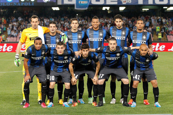 辛辛那提中场吉迪赛后与梅西交换球衣，双方握手并拥抱