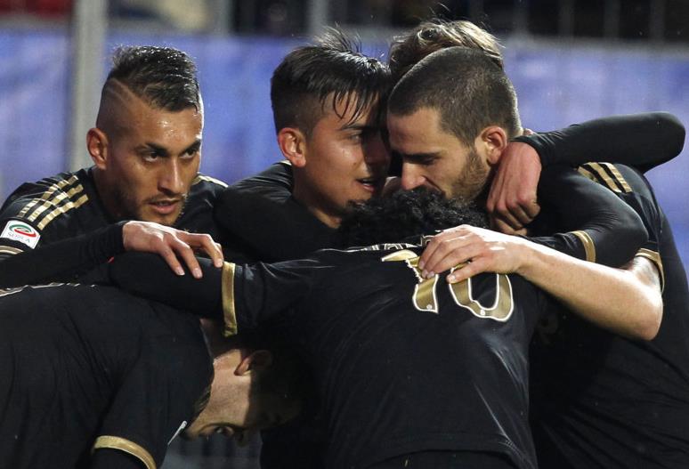 意媒：裁判协会认为米兰vs拉齐奥VAR介入错误，并将予以停职（意媒：裁判协会认定米兰对拉齐奥VAR介入有误，涉事人员将被停职）