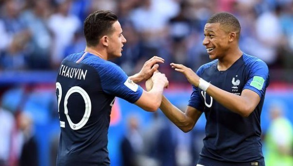 忍不了！球迷刷屏利物浦官方社媒评论区，要求斯洛特下课（忍无可忍！利物浦官媒评论区被球迷刷爆，齐呼斯洛特下课）