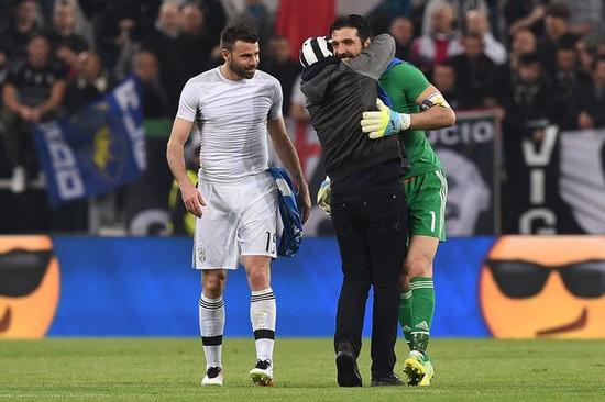 雄鹿vs76人前瞻：字母哥缺阵，76人欲获背靠背连胜