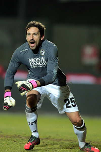 跟队：孙兴慜“吐槽”格雷不给自己发消息，但是他自己换号了（队记：孙兴慜打趣格雷不联系他，原来是自己换了号码）