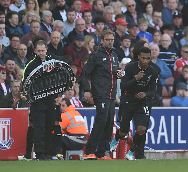 十人热刺4-0哥本哈根，范德芬一条龙破门，布伦南进球+染红