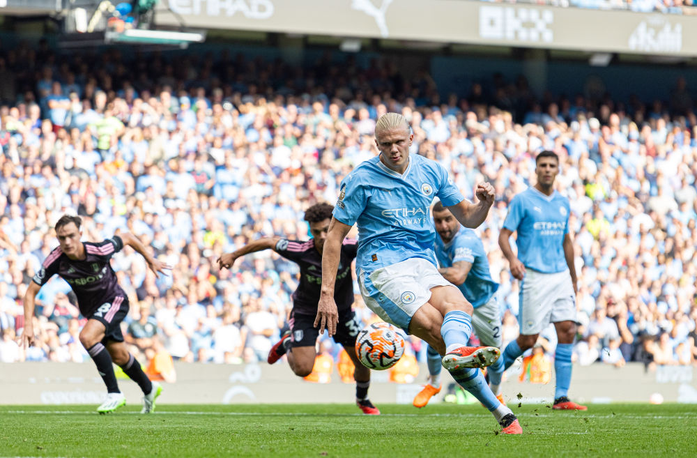 巴黎圣日耳曼内马尔助攻姆巴佩破门（内马尔送妙传，姆巴佩为巴黎圣日耳曼破门）